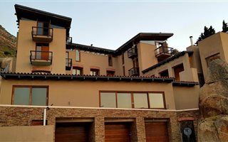 5 Bedroom House in Llandudno