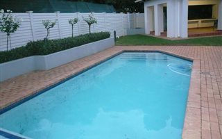 2 Bedroom Flat in Groenkloof