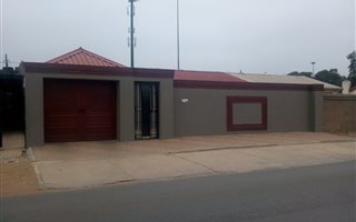 2 Bedroom House in Protea Glen
