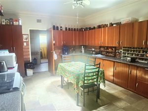 4 Bed House in Parys