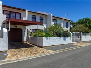 3 Bedroom House in Strand Central