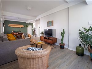 2 Bed Apartment in Vredehoek