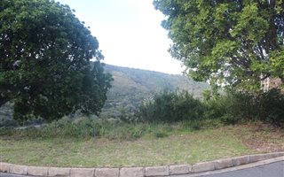 985 m² Land available in Hersham
