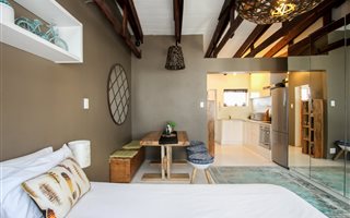 0.5 Bedroom Apartment in Mouille Point