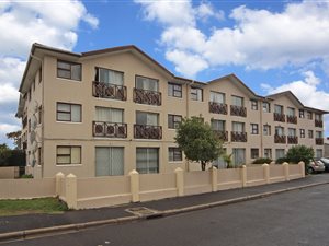 2 Bed Apartment in Lansdowne