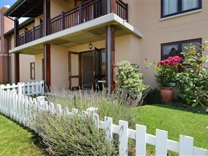 2 Bed House in Waterfall Hills Mature Lifestyle Estate