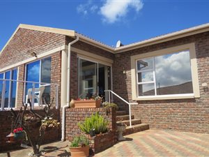 3 Bed House in Stilbaai