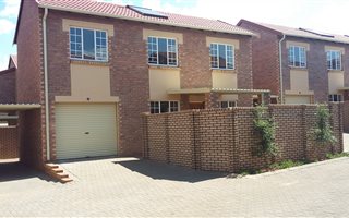 3 Bedroom Townhouse in Raslouw