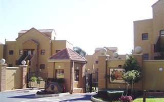 2 Bedroom Apartment in Sunninghill