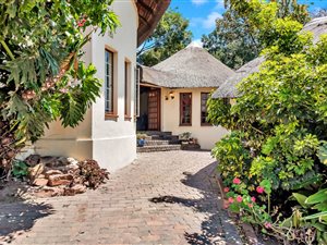 4 Bed House in Constantia Kloof