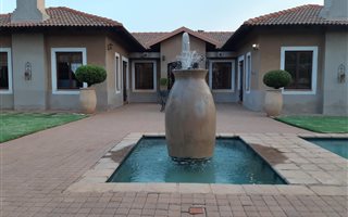 4 Bedroom House in Mooikloof Equestrian Estate