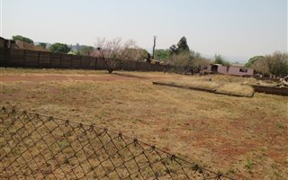 1701 m² Land available in Daleside