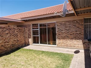 2 Bed Townhouse in Roodewal and surrounds