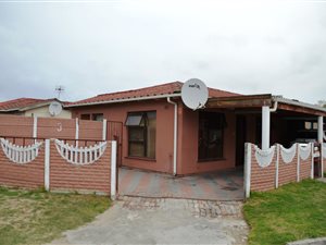 3 Bed House in New Macassar Village