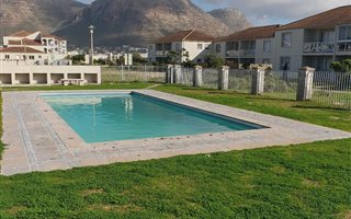 2 Bedroom Apartment in Costa Da Gama