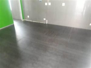 190 m² Commercial space in Essenwood