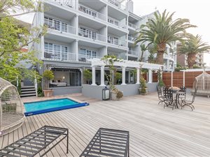 3 bedroom flat for sale in Green Point | T2038545
