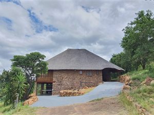 4 Bed House in Mabalingwe Nature Reserve