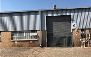 555 m² Industrial space in Noordwyk