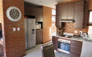 3 Bedroom Townhouse in Mooikloof Equestrian Estate