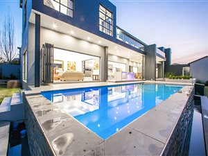 5 Bed House in Helderfontein Estate