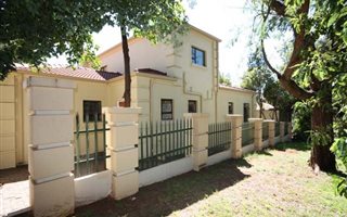 3 Bedroom House in Featherbrooke Estate