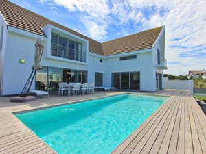 5 Bed House in St Francis Bay