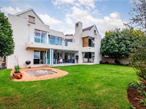 4 Bed Cluster in Bedfordview