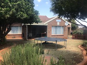 2 Bed Townhouse in Clubview