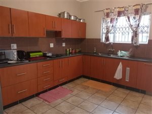 3 Bed House in Brackenham
