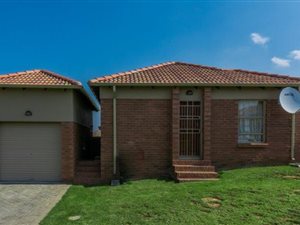 3 Bed House in Olievenhoutbosch