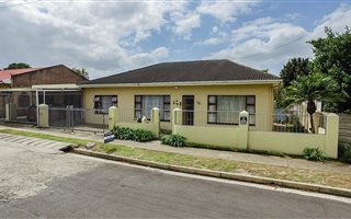 8 Bedroom House in Berea