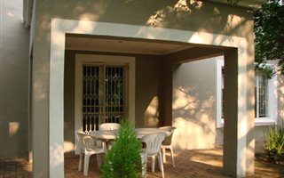 2 Bedroom Garden Cottage in White River