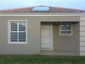 3 Bed House in Surrey Estate