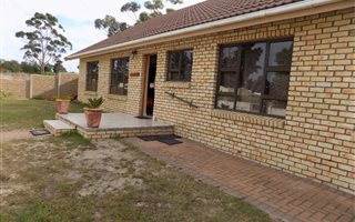 4 Bedroom House in Albertinia