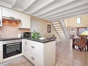 2 Bed Apartment in Melrose Estate