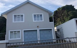 4 Bedroom House in Kommetjie