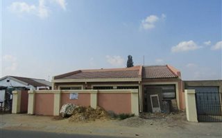 3 Bedroom House in Jabulani