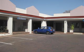 92 m² Office Space in Sundowner