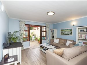 3 Bed Townhouse in Rosebank