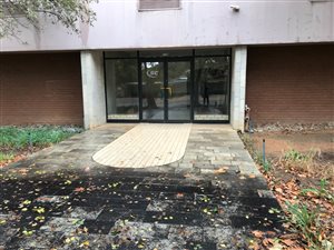 1800 m² Office Space in Queenswood