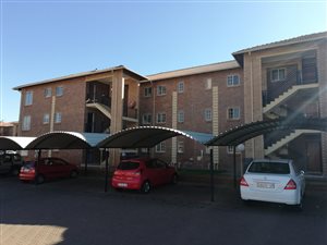 2 Bed Flat in Glen Lauriston