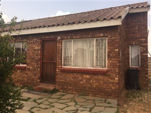 2 Bed House in Mackenzieville
