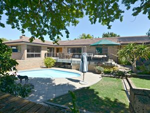 4 Bed House in Vergesig