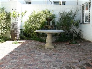 1 Bed Garden Cottage in Kelvin