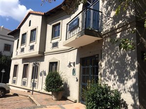 645 m² Commercial space in Bryanston
