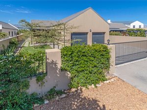 3 Bed House in Somerset Country Estate
