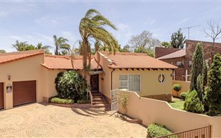 5 Bedroom House in Weltevreden Park
