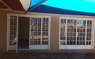 3 Bedroom House in Protea Park