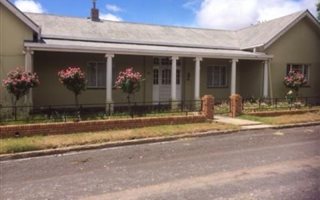 3 Bedroom House in Steynsburg